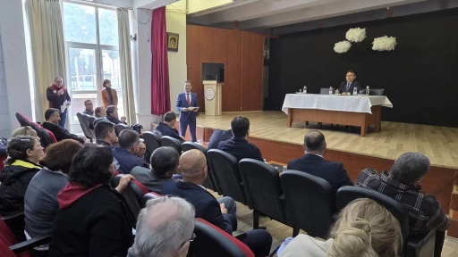 Muhtarlara y&ouml;nelik eğitim toplantısı yapıldı&nbsp;