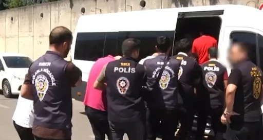 50 İLDE SİBER SUÇ OPERASYONUNDA 346 ŞÜPHELİ YAKALANDI, 99’U TUTUKLANDI