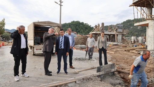  FEN İŞLERİ EKİPLERİ CAMİAVLU’DAKİ ÇALIŞMALARINI YOĞUNLAŞTIRDI