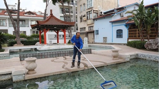 MARMARİS BELEDİYESİ PARKLARA ÇOCUK HAKLARI PANOLARI YERLEŞTİRDİ