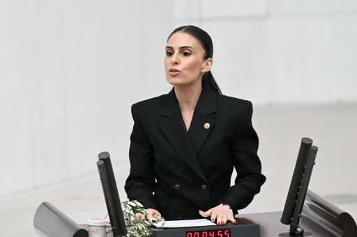    ÖZCAN’DAN 24 TEMMUZ MESAJI;  “HAKİKATİN KALEMİ, SUÇUN DELİLİ SAYILIYOR”