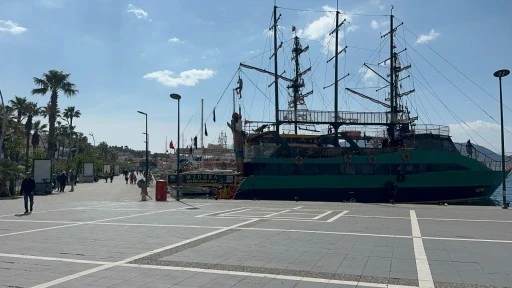 MARMARİS&rsquo;TE TUR TEKNELERİ SEZON İ&Ccedil;İN YERİNİ ALIYOR&nbsp;&nbsp;&nbsp;