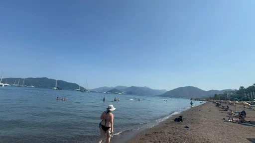DENİZE GİREN BENZİN KOKUSUYLA &Ccedil;IKIYOR!