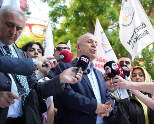 &Ouml;ZDAĞ: "&Ouml;ĞRETMENLERİN SORUNLARI MEVCUT SİSTEM DEĞİŞMEDEN &Ccedil;&Ouml;Z&Uuml;LEMEZ"   