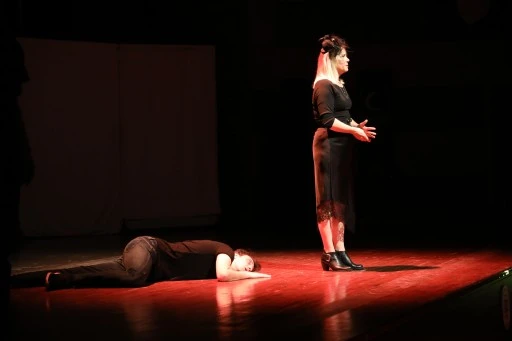 YEŞİLAY VE BÜYÜKŞEHİR'DEN BAĞIMLILIĞA KARŞI 'UMUT' TİYATROSU