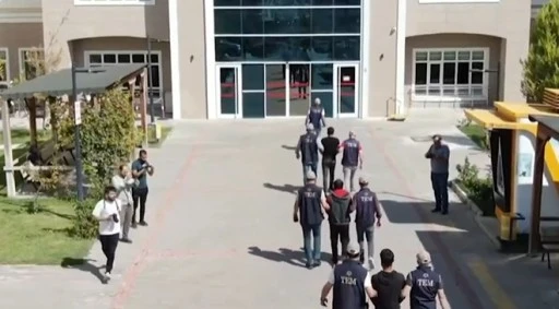49 İLDE 210 DEAŞ ŞÜPHELİSİ YAKALANDI