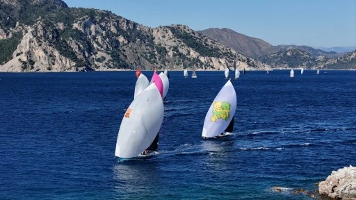 MARMARİS KIŞ TROFESİNİN İLK AYAĞI TAMAMLANDI 41 YELKENLİYLE 41 KERE MAŞALLAH DEDİRTTİ