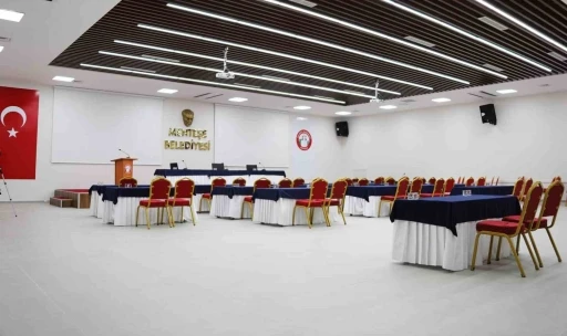 Nail Çakırhan salonu yenilendi
