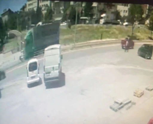 Nakliye kamyonu yayaya çarptı: 1 kişi ağır yaralı
