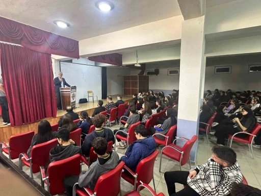 &rsquo;Namaz Ağacı&rsquo; yarışmasında dereceye giren fen liseli gen&ccedil;lere &ouml;d&uuml;lleri verildi
