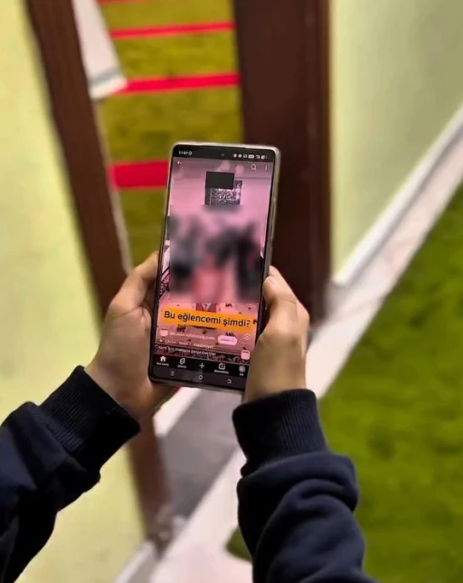 Namazla alay edilen sosyal medya akımına cevap imam hatipli &ouml;ğrencilerden geldi
