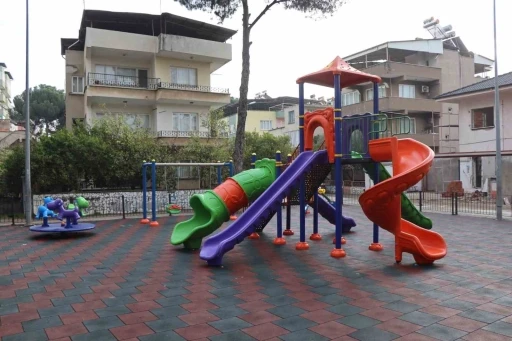 Nazilli Belediyesi &ccedil;ocuk parklarını yeniliyor
