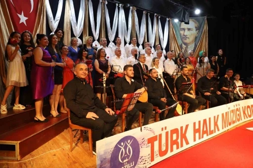 Nazilli Belediyesi THM Korosu’ndan Gençlik Konseri
