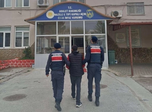 Nazilli&rsquo;de dolandırıcılık su&ccedil;undan aranan h&uuml;k&uuml;ml&uuml; yakalandı
