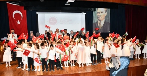 Nazilli’de miniklerden yıl sonu programı

