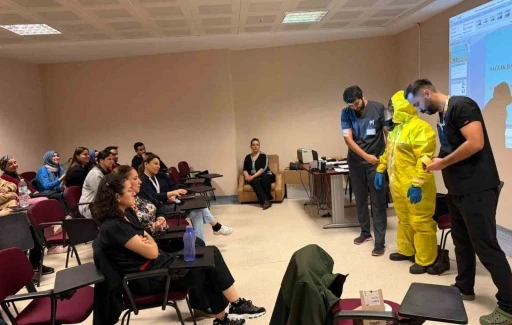 Nazilli&rsquo;de sağlık &ccedil;alışanlarına eğitim
