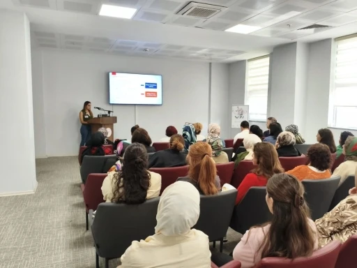Nazilli&rsquo;de sağlık &ccedil;alışanlarına "Kronik Hastalıklar" eğitimi verildi
