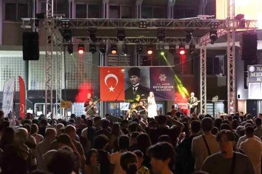 Nazilli’de yaz konseri ilgi gördü
