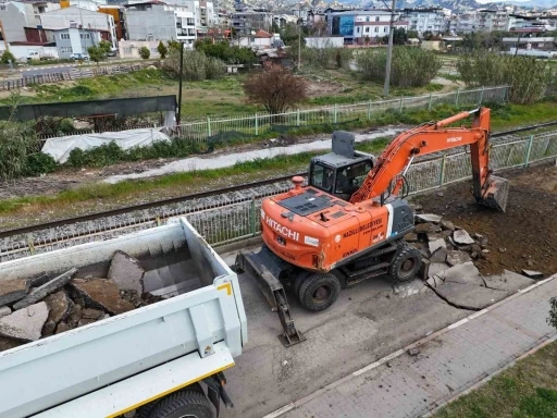 Nazilli’de yol çalışmaları sürüyor
