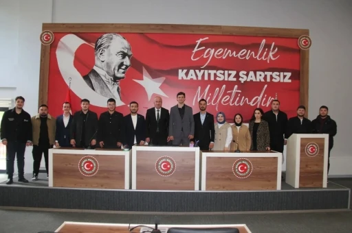 Necdet Karaveli, AK Parti İl Gen&ccedil;lik Kolları y&ouml;netimini ağırladı
