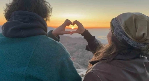 Nemrut Dağı’nda gün doğumu hayran bırakıyor
