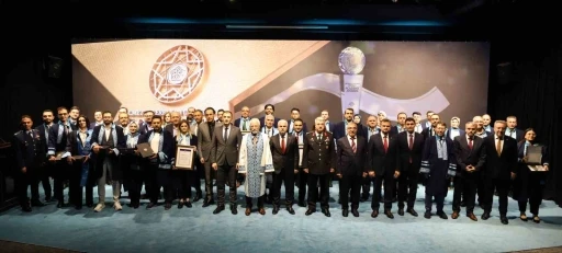 NE&Uuml;&rsquo;de 6. Akademi &Ouml;d&uuml;lleri T&ouml;reni&rsquo;nde &ouml;d&uuml;ller sahiplerini buldu

