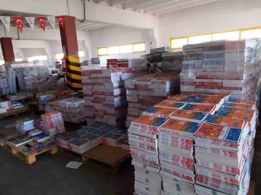 NEVADER&rsquo;den doğu illerindeki &ouml;ğrencilere kaynak kitap desteği
