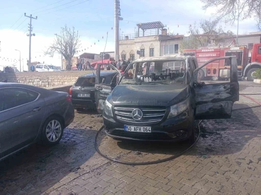 Nevşehir&rsquo;de ara&ccedil; yangını: 3 ara&ccedil; hasar g&ouml;rd&uuml;

