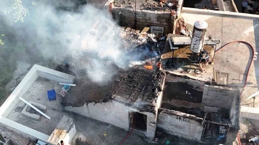 Nevşehir&rsquo;de &ccedil;atı yangını korkuttu
