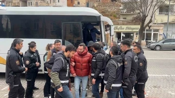 Nevşehir&rsquo;de noter aracılığıyla r&uuml;şvet operasyonunda 8 kişi tutuklandı

