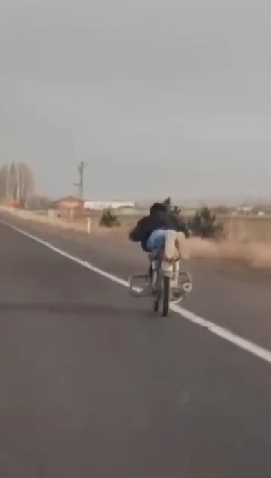 Nevşehir&rsquo;de trafikte tehlike sa&ccedil;an motosiklet s&uuml;r&uuml;c&uuml;s&uuml;ne 88 bin 500 TL ceza
