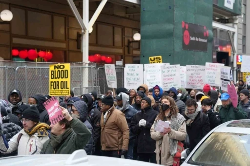 New York&rsquo;ta binlerce kişi Venezuela i&ccedil;in y&uuml;r&uuml;d&uuml;
