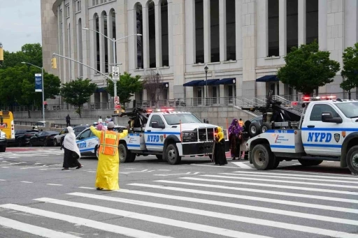 New York&rsquo;ta binlerce M&uuml;sl&uuml;man bayram namazında buluştu
