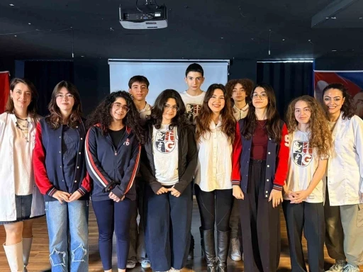 New York Times&rsquo;ın yarışmasında İzmirli &ouml;ğrencilerden başarı tablosu
