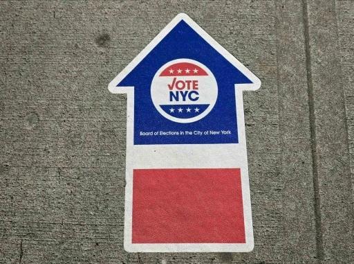 New York yeni belediye başkanını seçmek için sandık başında
