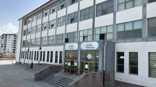 Niğde&rsquo;de 27 &ouml;ğrenci yedikleri yemekten rahatsızlandı
