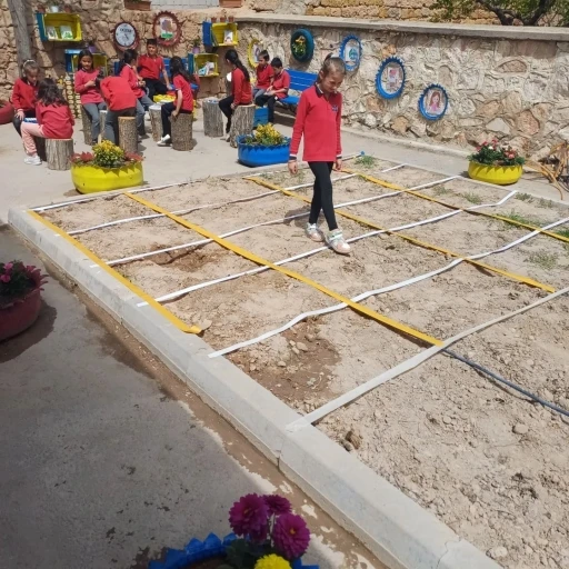 Niğde’de Doğa ile Bütünleşen Yenilikçi Sınıf: &quot;Doğa Sınıfı&quot; Açıldı

