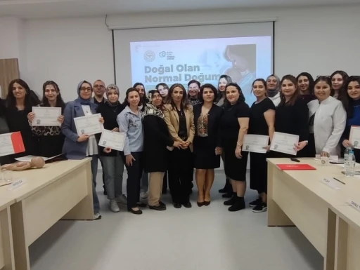 Niğde’de ebeler için afet ve doğum eğitimi verildi
