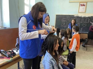 Niğde’de Gönüllü Makas Projesi ile köylerdeki çocukların saç bakımı yapılıyor

