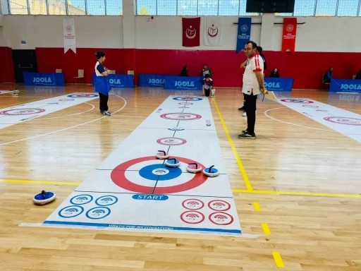 Niğde&rsquo;de Okul Sporları Floor Curling M&uuml;sabakaları tamamlandı
