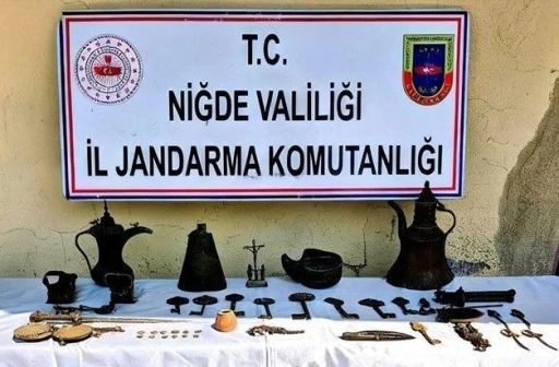 Niğde&rsquo;de "Anadolu Mirası" operasyonu: 44 tarihi eser ele ge&ccedil;irildi
