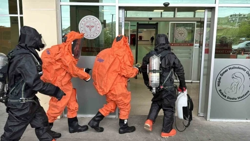Niğde&rsquo;de yangın ve KBRN tatbikatı ger&ccedil;eği aratmadı

