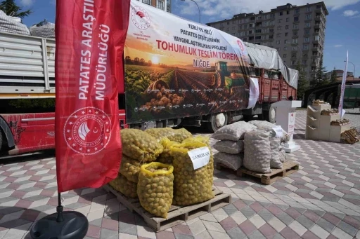 Niğde&rsquo;de yerli ve milli tohum hamlesi: 60 ton patates tohumu &uuml;reticilere dağıtıldı
