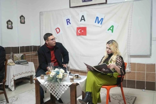Niğde&rsquo;deki drama kursu, katılımcılarına &ouml;zg&uuml;ven kazandırıyor
