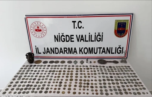 Niğde otogarında 334 parça tarihi eser ele geçirildi
