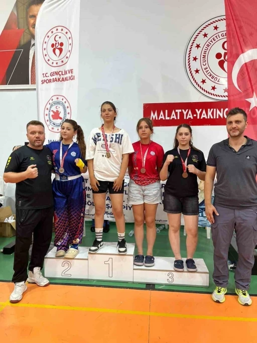 Niğde Wushu Takımı Malatya&rsquo;dan 17 madalyayla d&ouml;nd&uuml;
