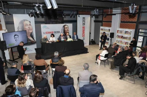 Nil&uuml;fer&rsquo;de 2026 yılının yazarı emeğin ve sokağın şairi Sennur Sezer
