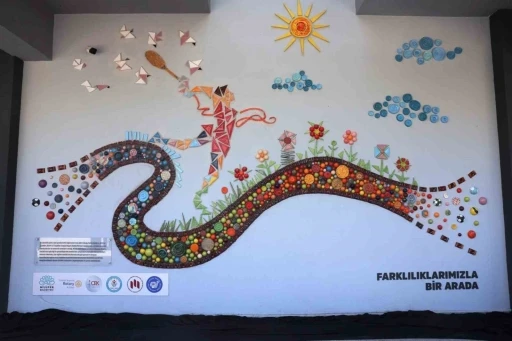 Nil&uuml;fer&rsquo;de renkli dayanışma: Sanat ve sevgi panosu
