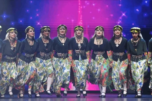 Nil&uuml;fer&rsquo;in dans&ccedil;ılarından g&ouml;rsel ş&ouml;len
