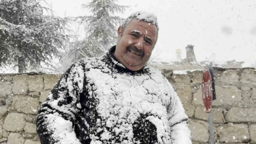 Nisan ayı ortasında Aksaray&rsquo;da kar yağışı devam ediyor
